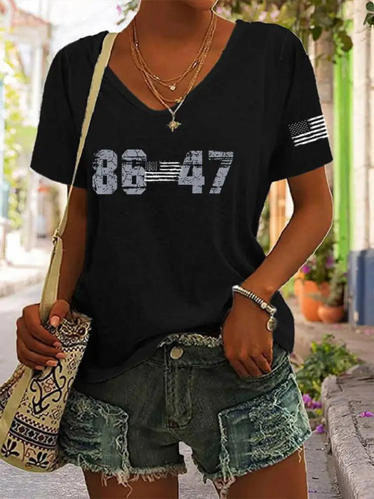 Women’s 8647 Printed V-Neck T-Shirt Black / S Apparel